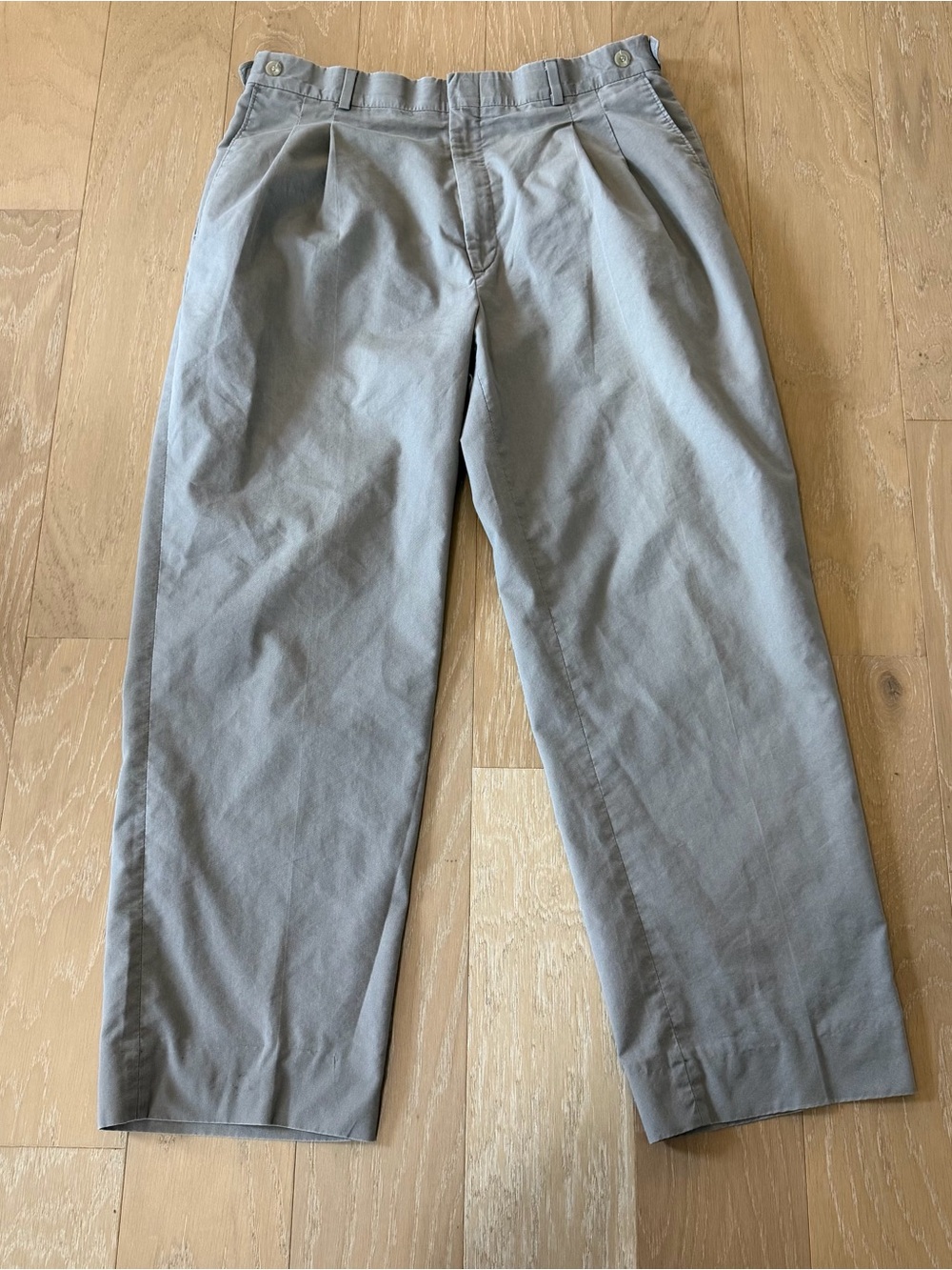 Levi’s Men's Pleated Chino Pants - Light Gray
